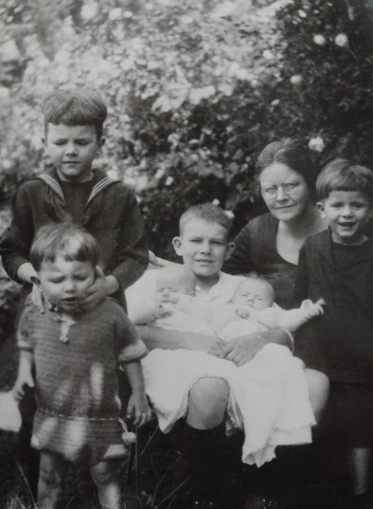 Young Andrips Annette